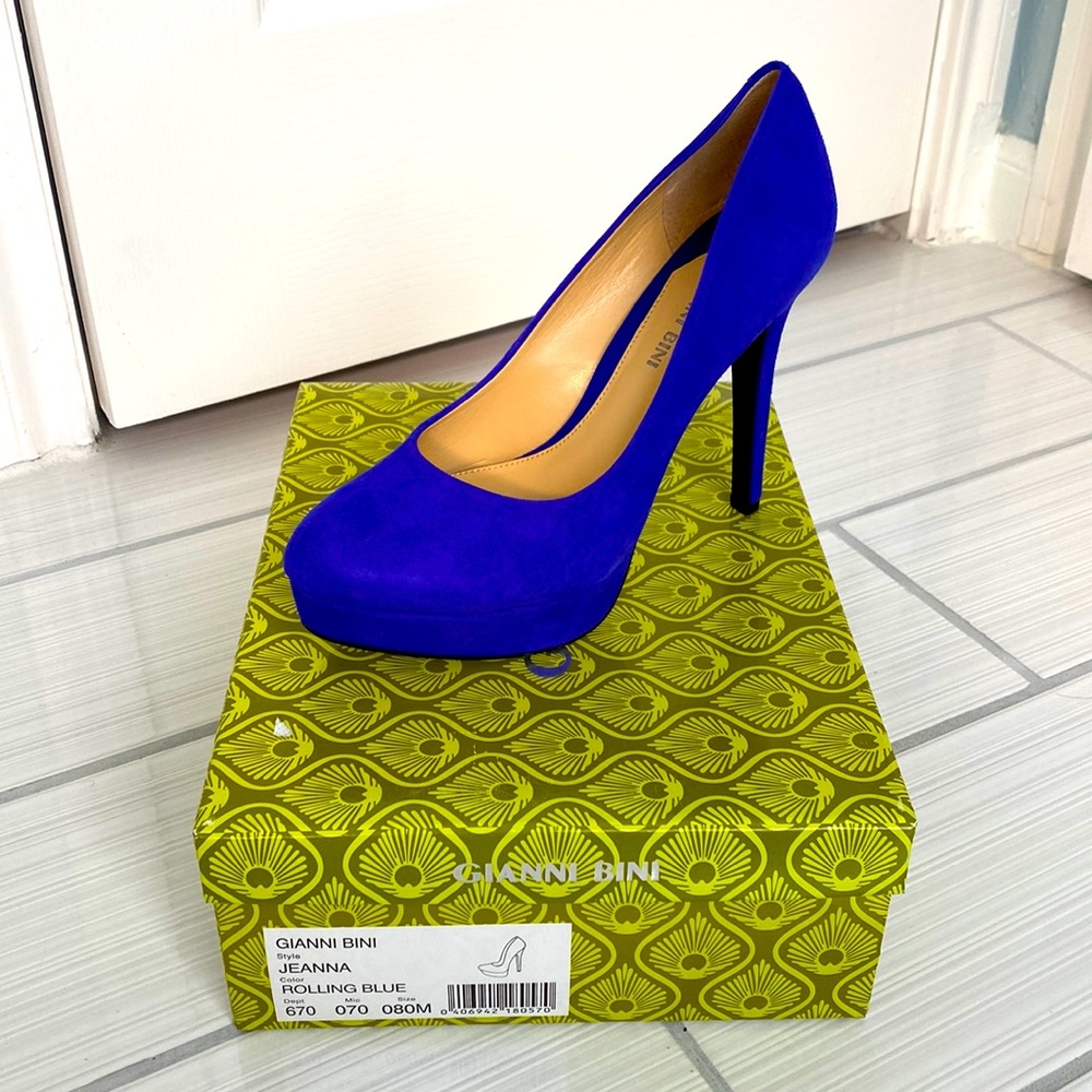 Blue suede pumps